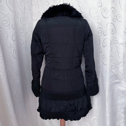 Gothic / Jirai kei style black coat with faux fur neckline 🕷️🦇