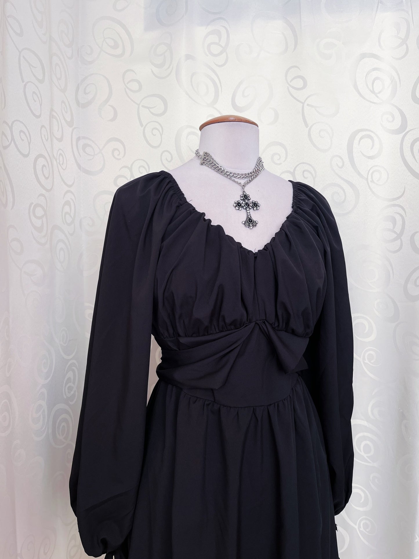 Modern gothic black dress 🖤