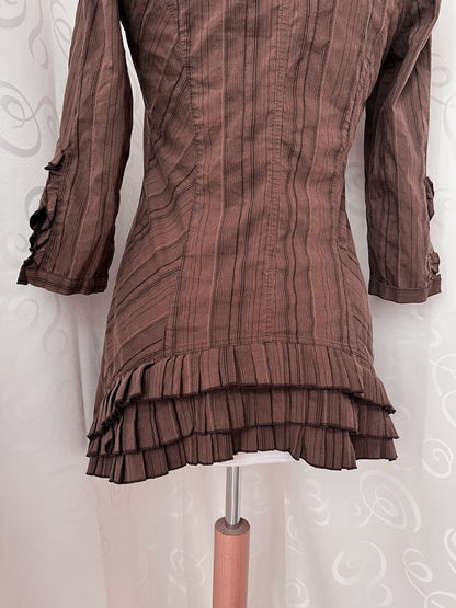 00’s Jirai Kei striped brown shirt with ruffles on the front & back 🐌