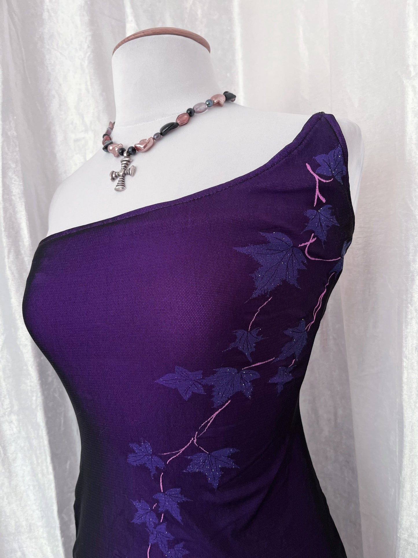 00’s purple night dress with glittery leaves detail 🍂🦄