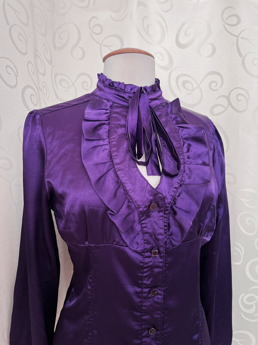 Gothic/Jirai Kei victorian style ruffle satin purple shirt 💜🕷️