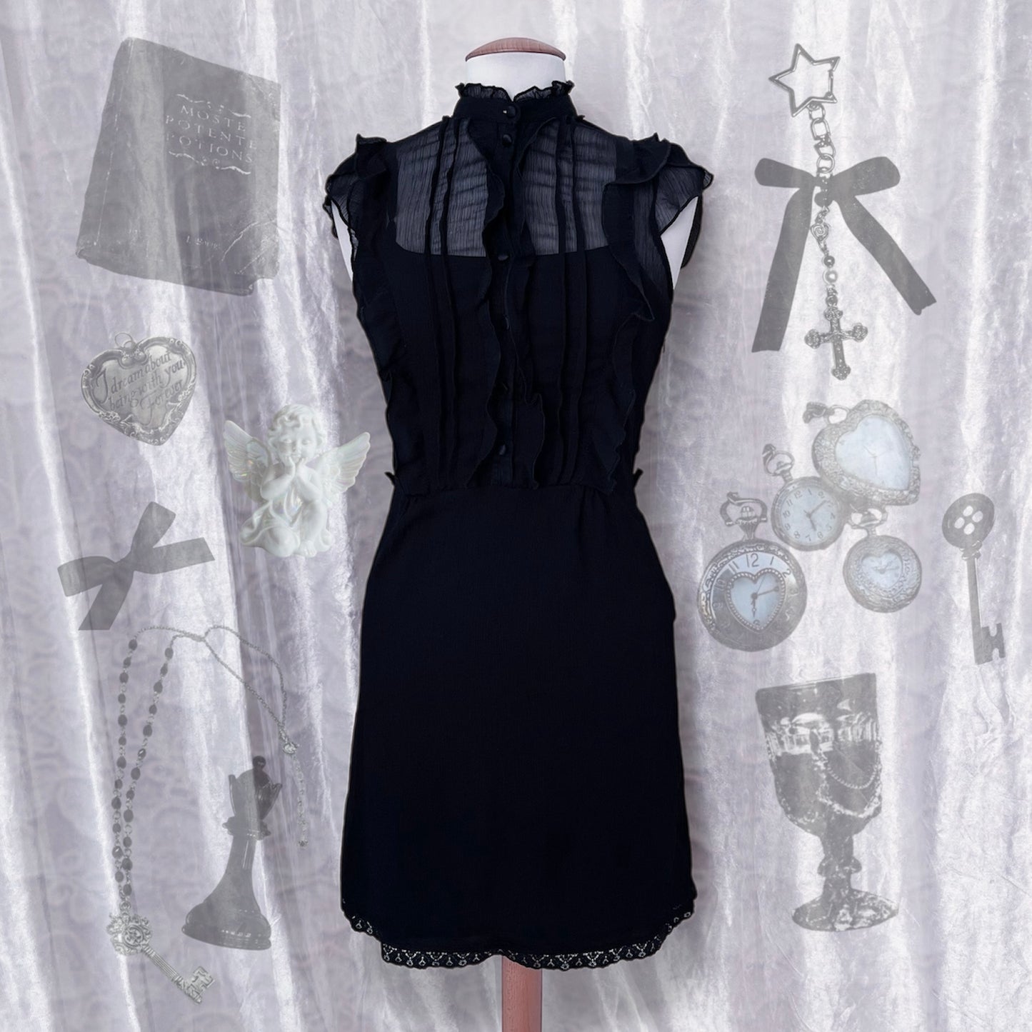 Gothic lolita mesh dress with ruffle details 💜🌀