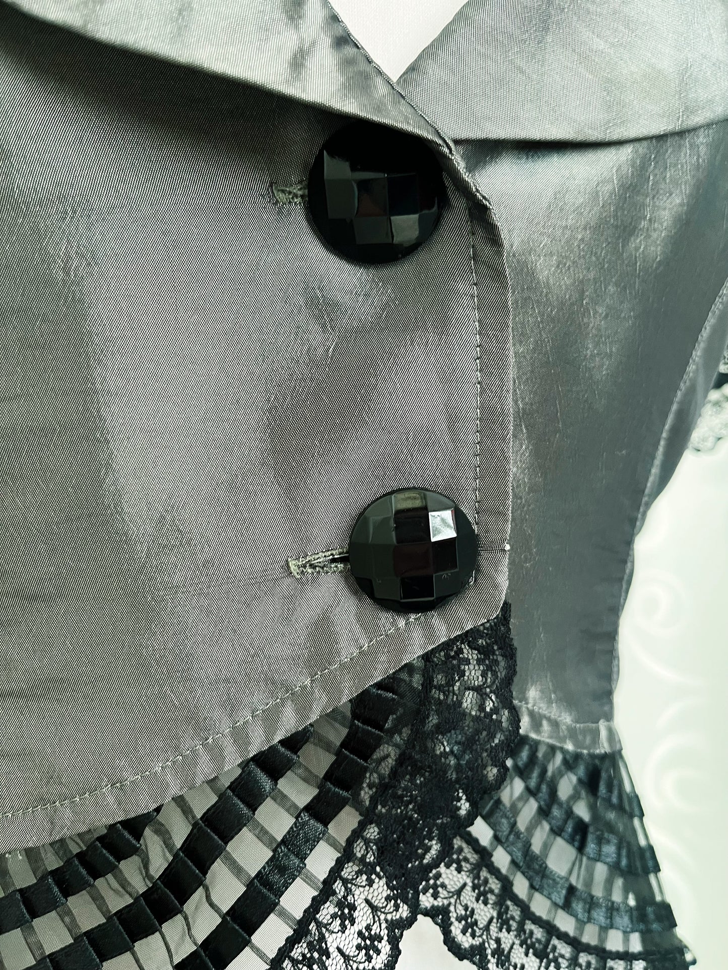 Whimsygoth satin silver bolero 🩶🌀