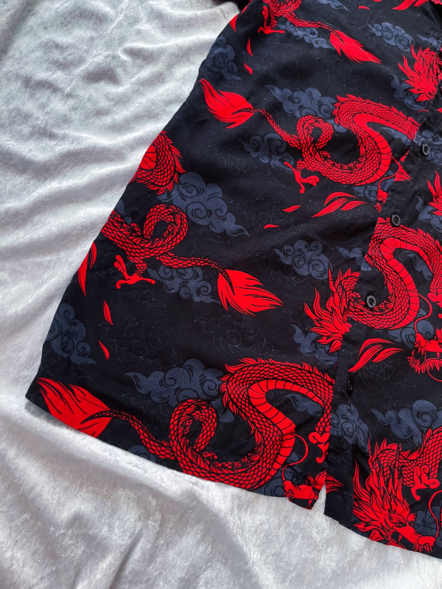 00’s Alt dragon shirt 🐉