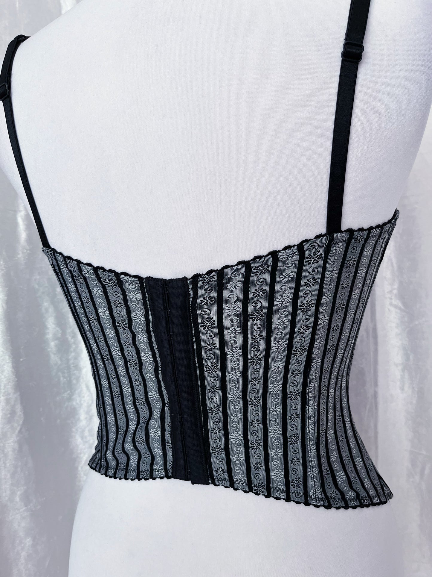 Dark coquette grey striped corset with embossed spiral & lace details 🕸️🎀