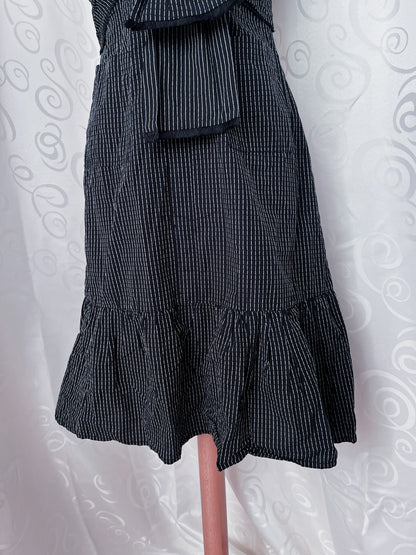 00’s Gothic striped dress with bow detail 💀🦇