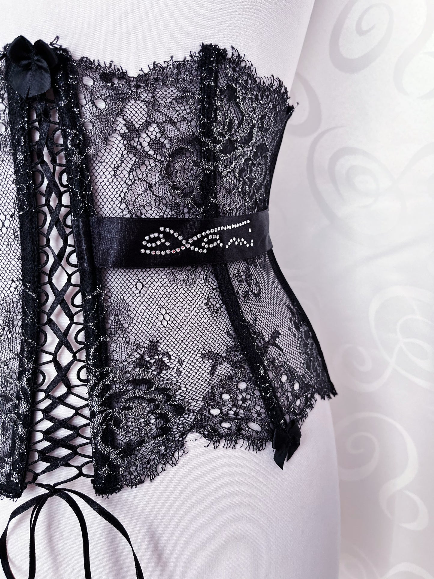 Whimsygoth stunning mesh & lacey waist corset 🌀🕸️