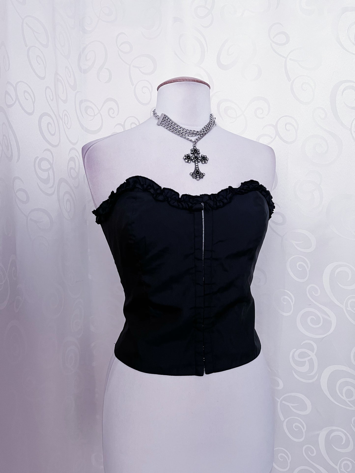 00’s black tube top 🖤♠️