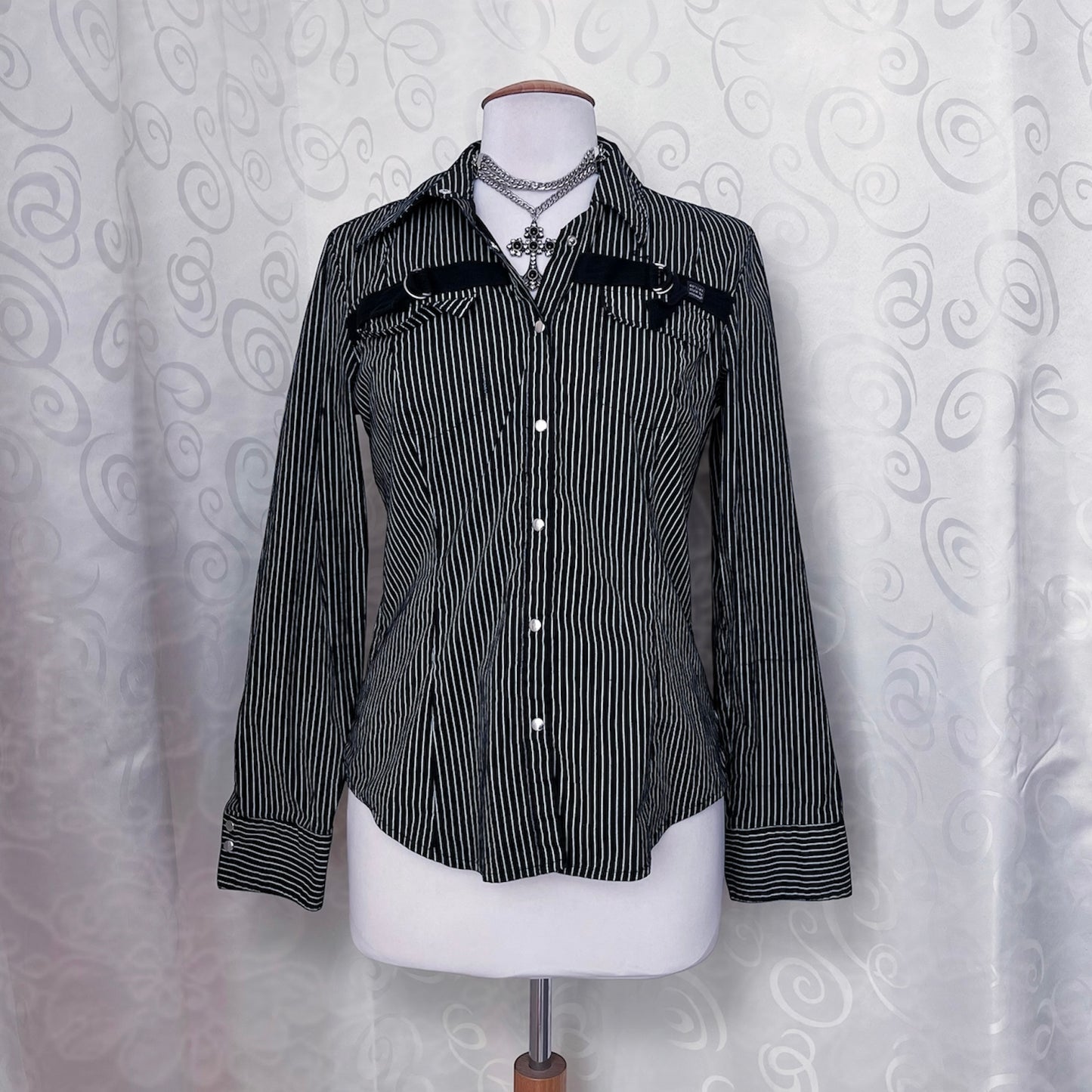 00’s Gothic striped cotton shirt 🕷️