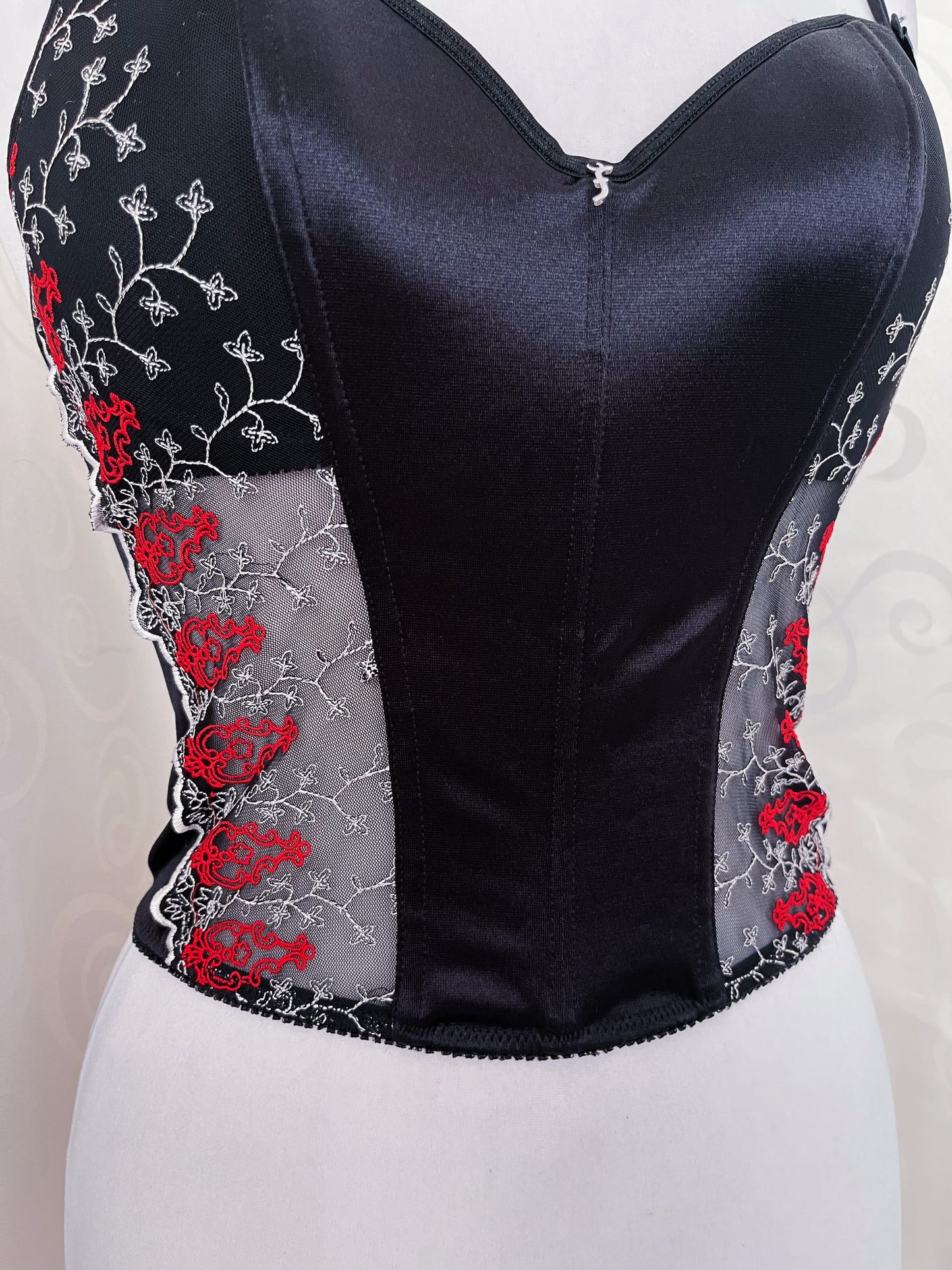 00’s whimsygoth satin corset with mesh & embroidered details 🫀🌀