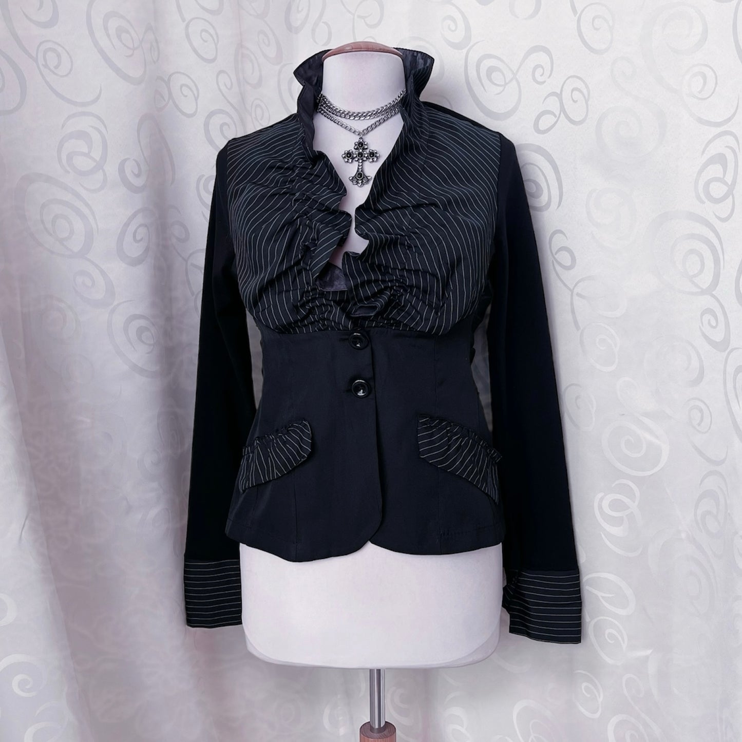 00’s Gothic light shirt/blazer 🖤