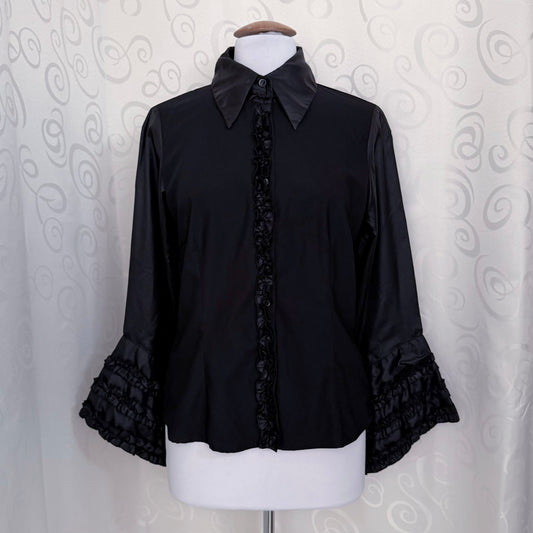 00’s Gothic black shirt with ruffle details & bell sleeves 🦇🌀
