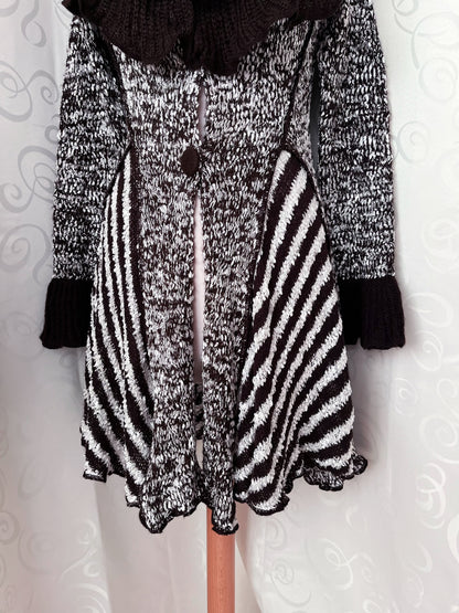 00’s witchy/whimsygoth brown & grey ruffled duster 🐌🧙🏻