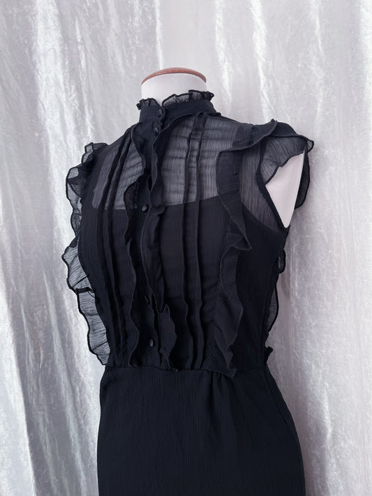 Gothic lolita mesh dress with ruffle details 💜🌀