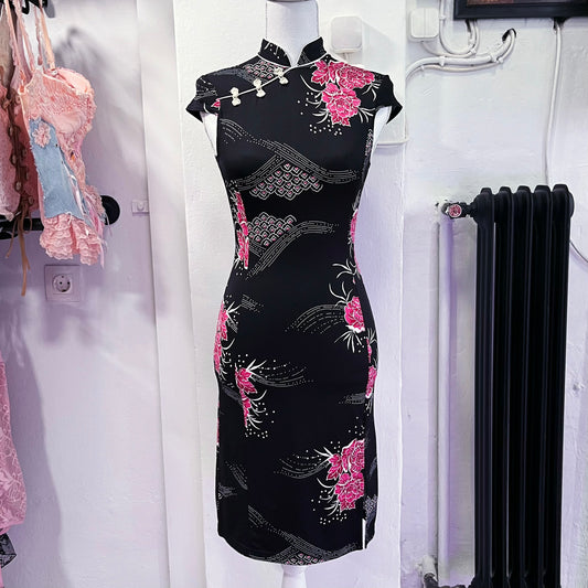 00’s iconic Qipao black & pink dress 💞🍡