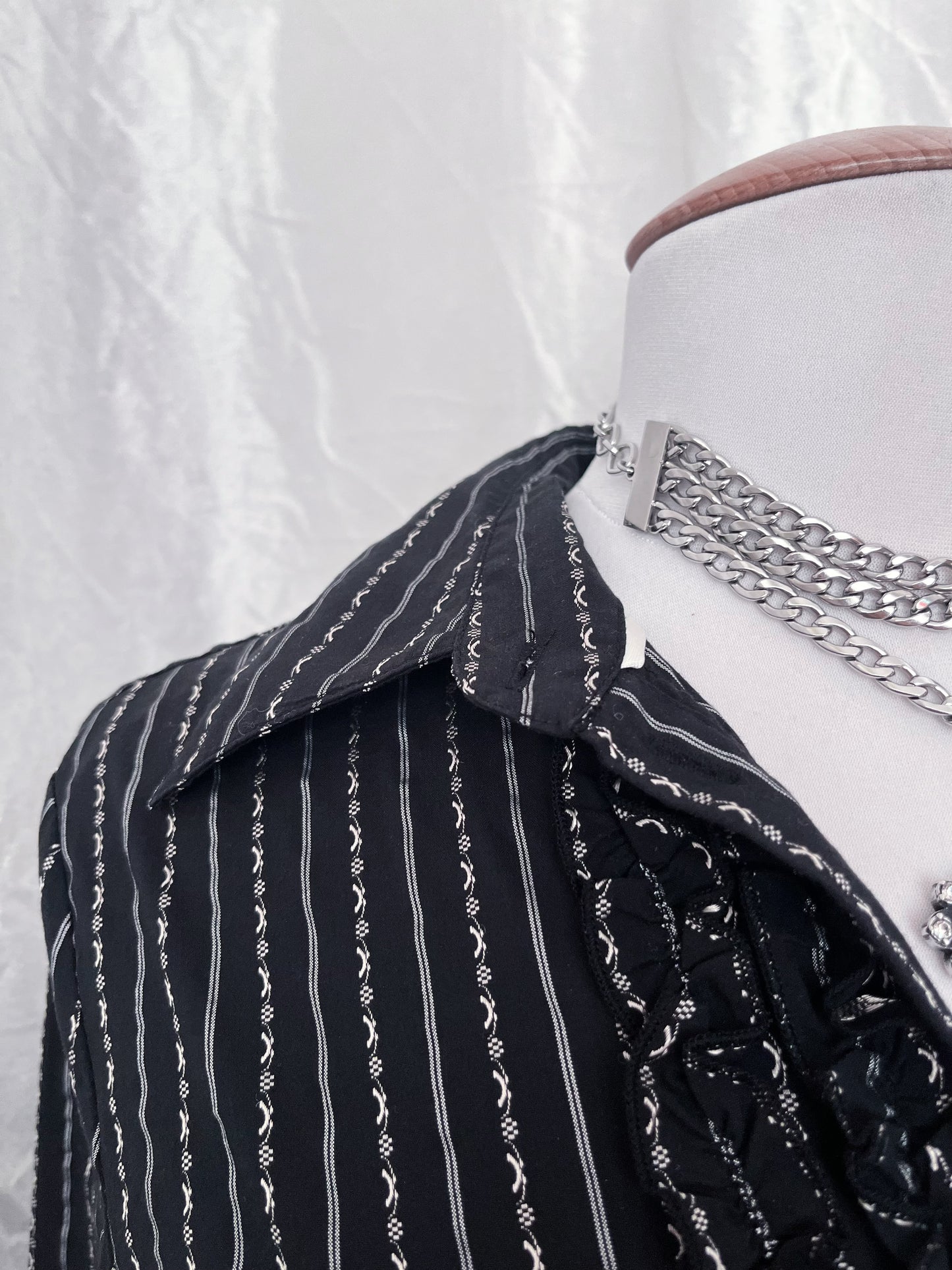 Deadstock gothic striped shirt with ruffle details 🦇