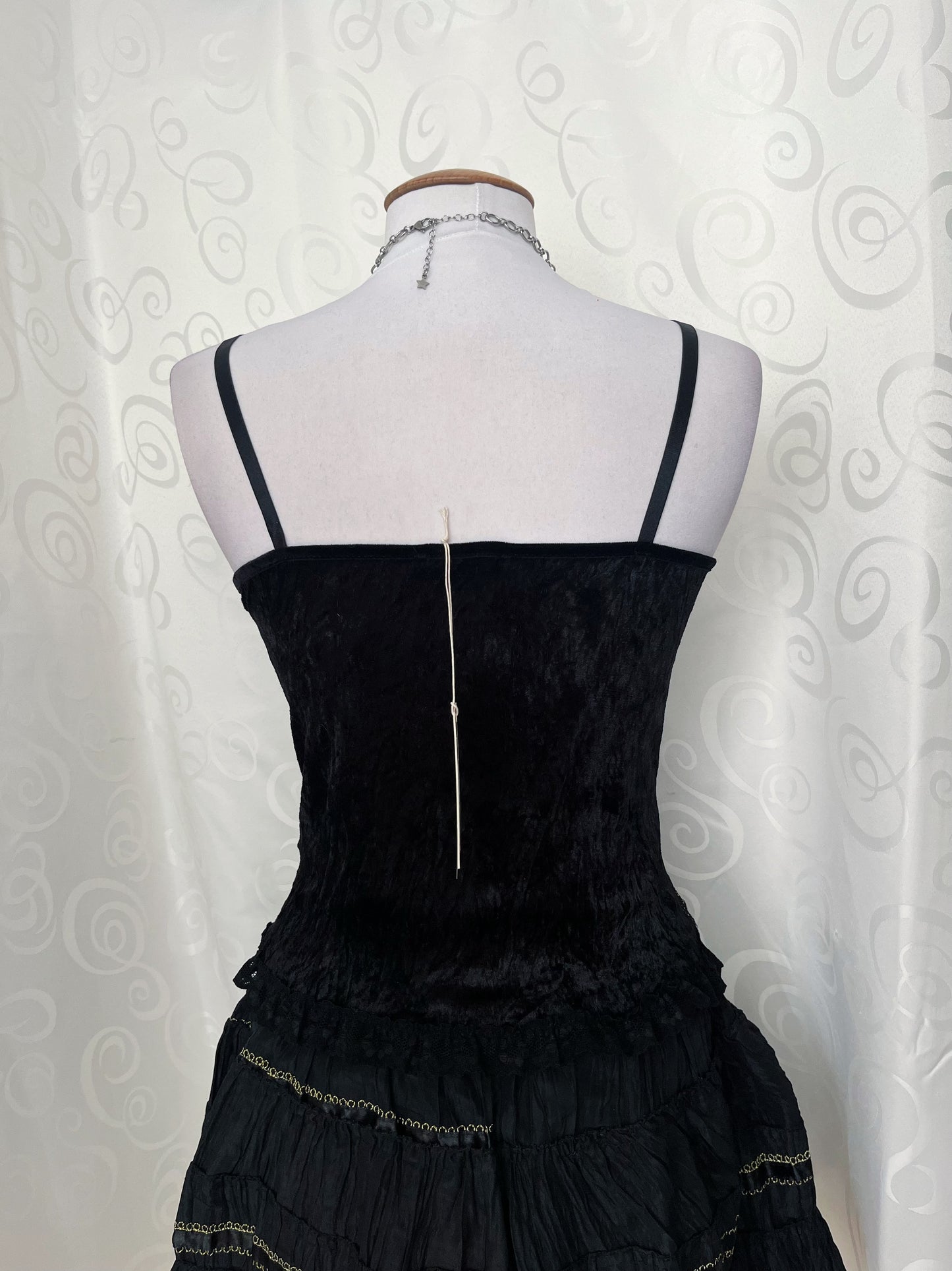 00’s deadstock dark whimsy sequin & velvet top 🌀🦇