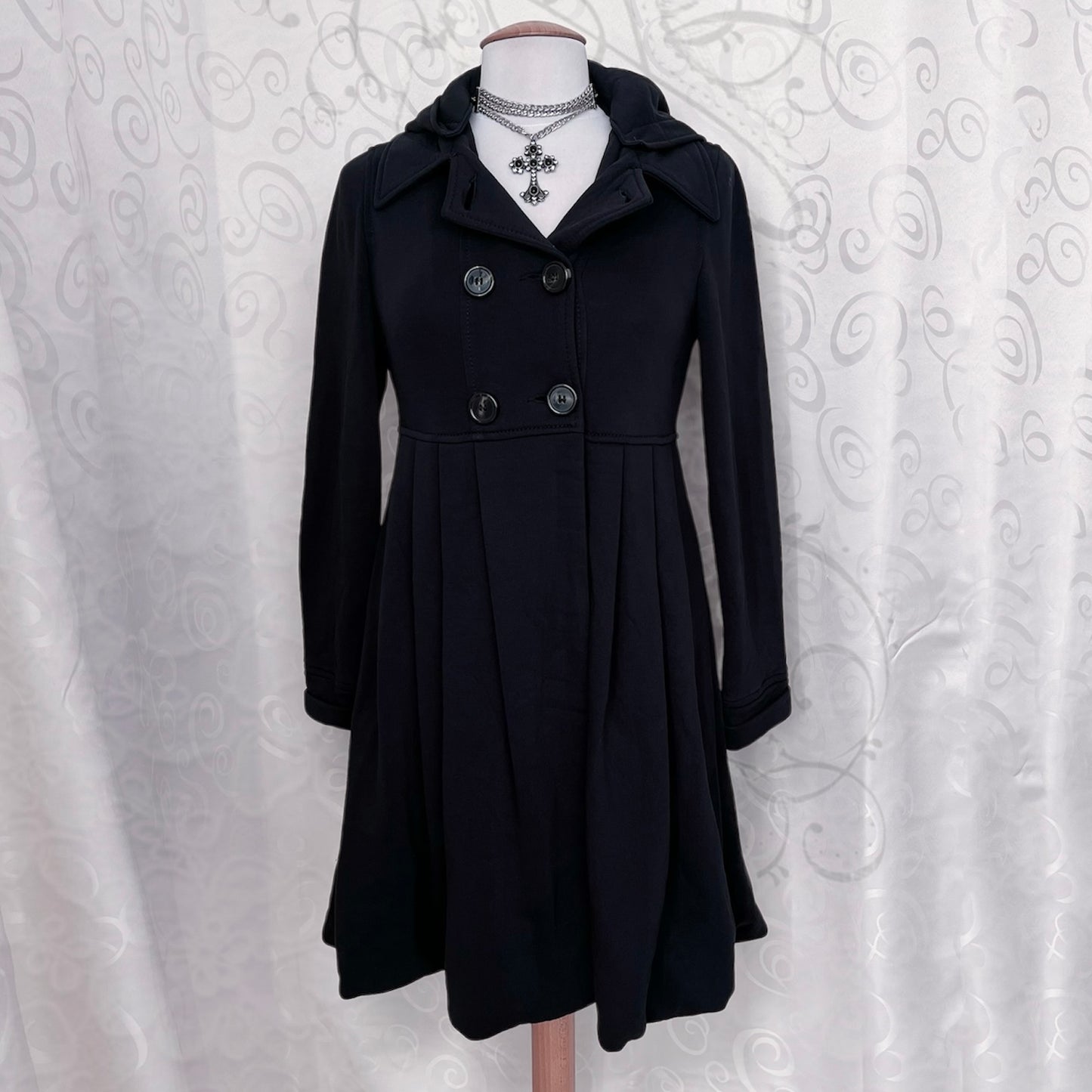 Gothic / Jirai Kei princess style black United Colors of Benetton coat 🦇💜