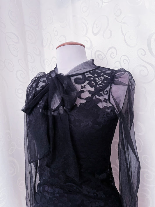 Gothic lacey top with puff mesh sleeves 🕷️