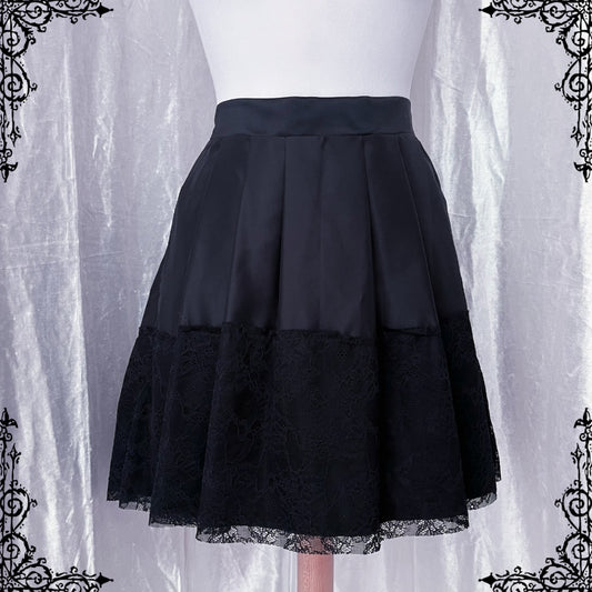 Dark coquette black skirt with lace detail 🌹