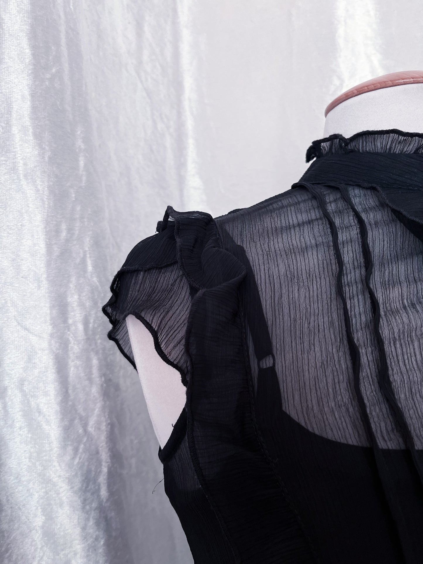 Gothic lolita mesh dress with ruffle details 💜🌀