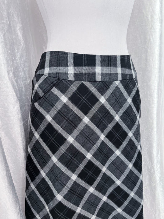 Orsay plaid grey office skirt with pockets on the side ✨