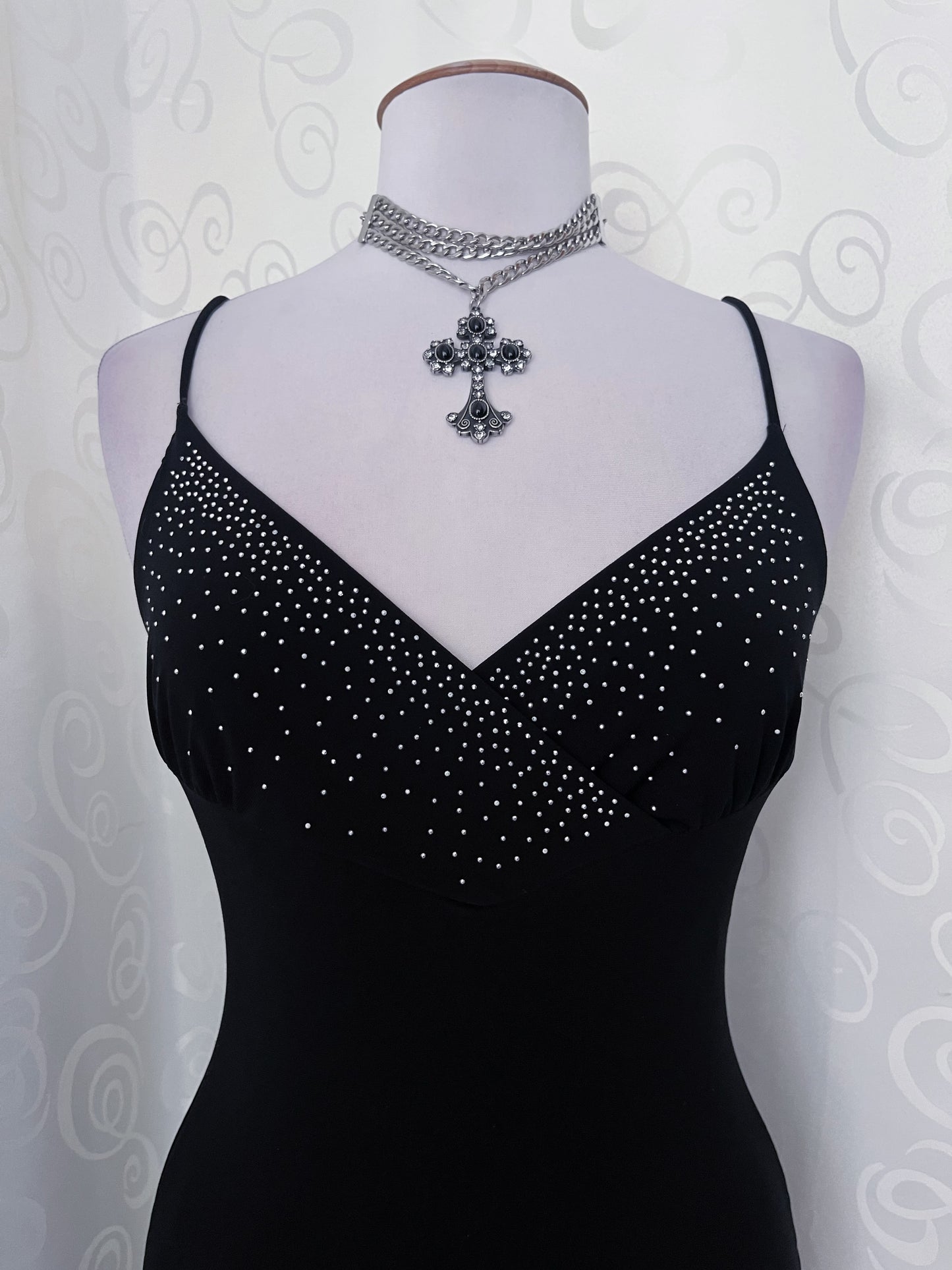 00’s witchy black asymmetrical dress 🖤