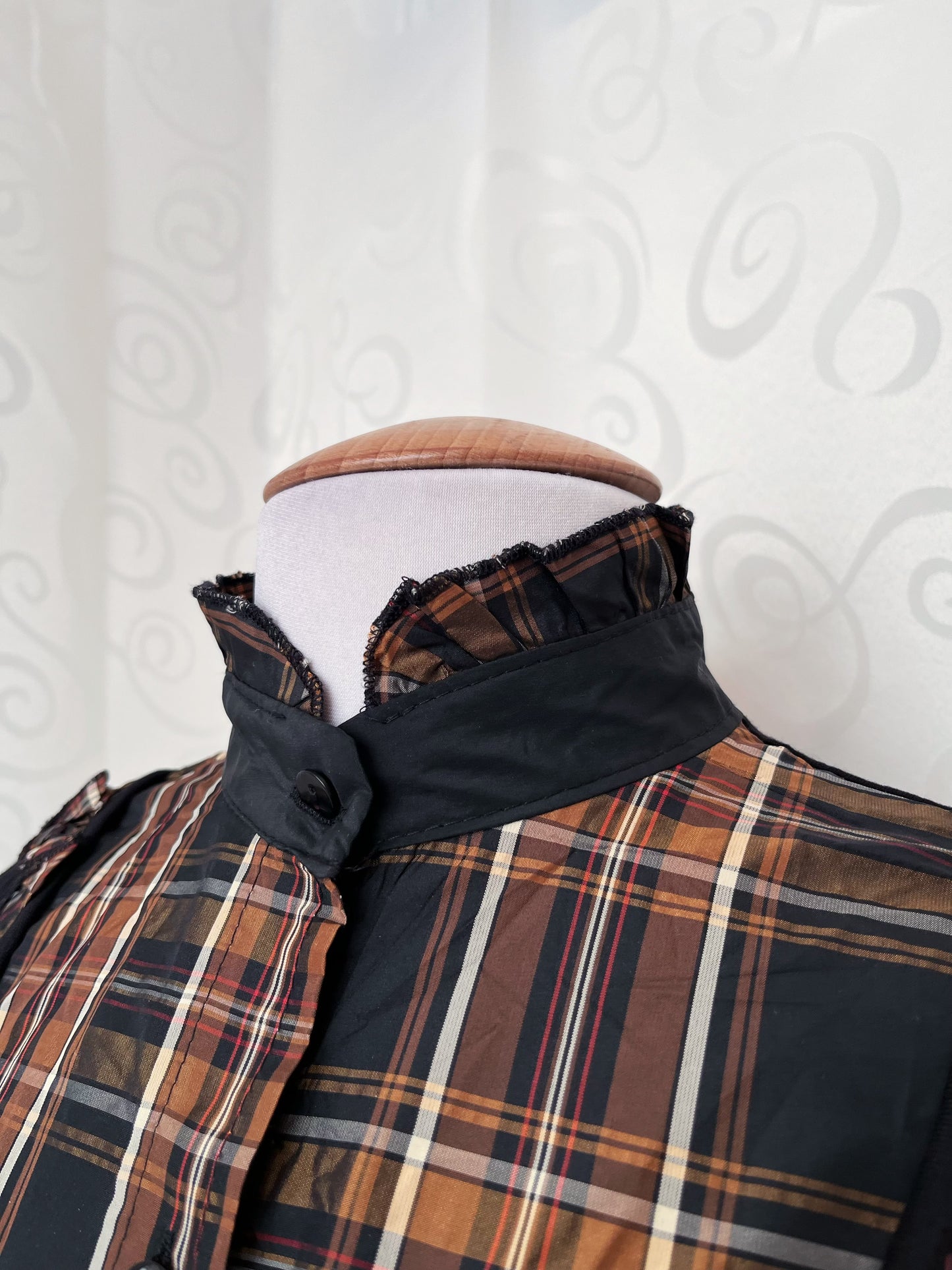 00’s deadstock Gothic/Jirai Kei tartan shirt with bolero effect 🌀🐌