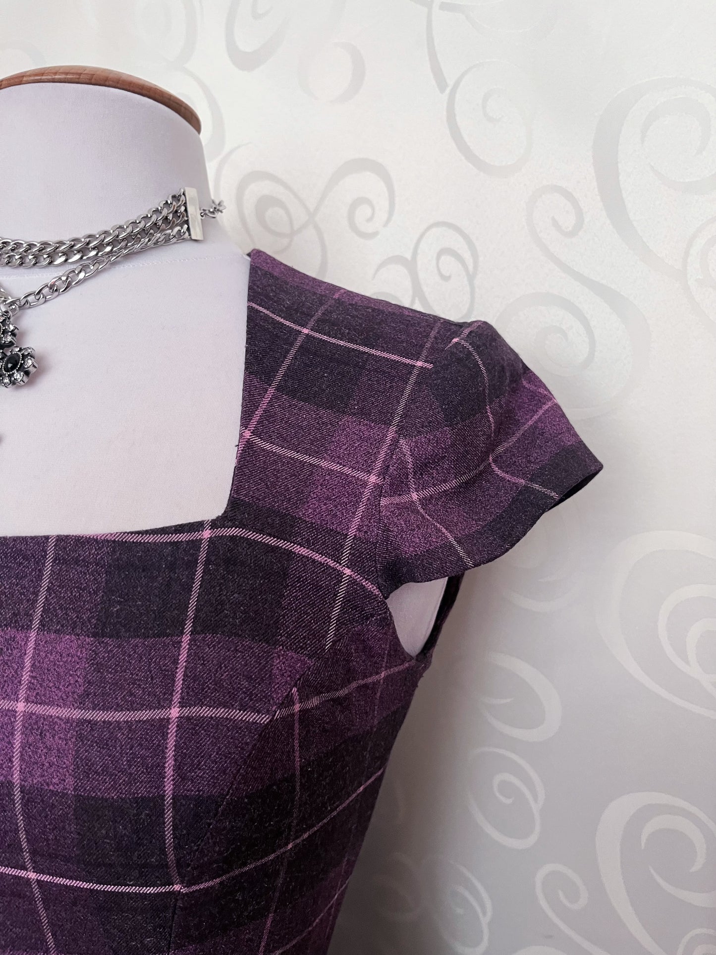 Perfect purple Alt tartan office dress 💜🌀