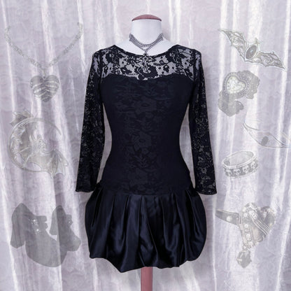 Iconic Gothic balloon lace dress 🦇