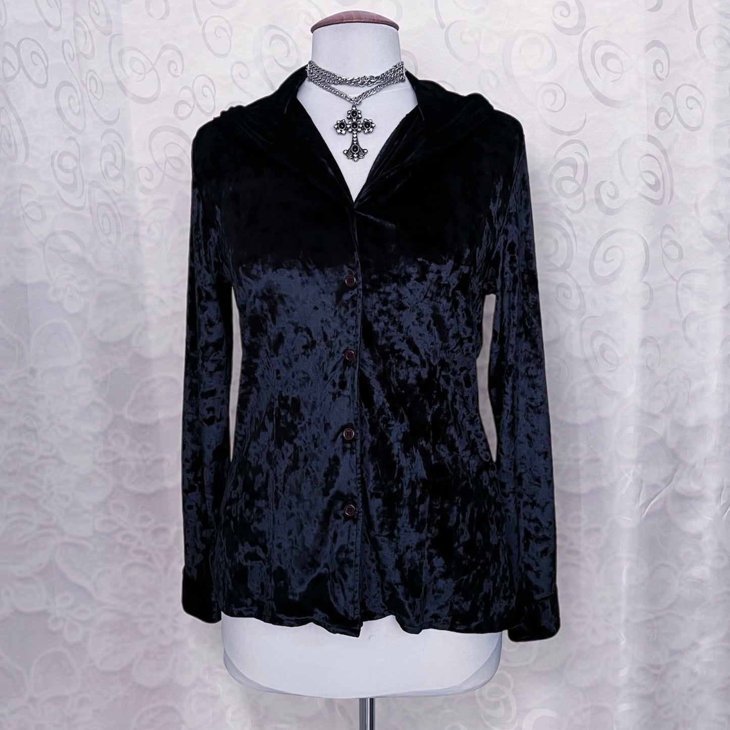 Vintage whimsygoth velvet shirt with hood on the back 🌀