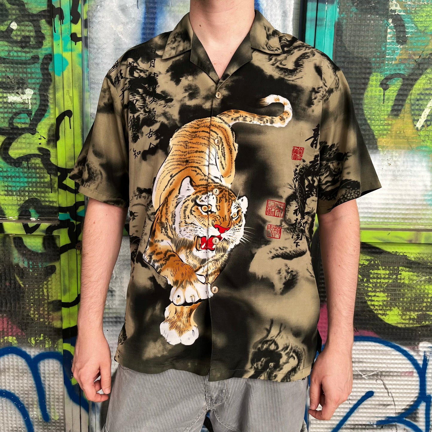 Vintage Asian style tiger shirt 🐅