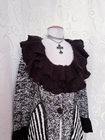 00’s witchy/whimsygoth brown & grey ruffled duster 🐌🧙🏻