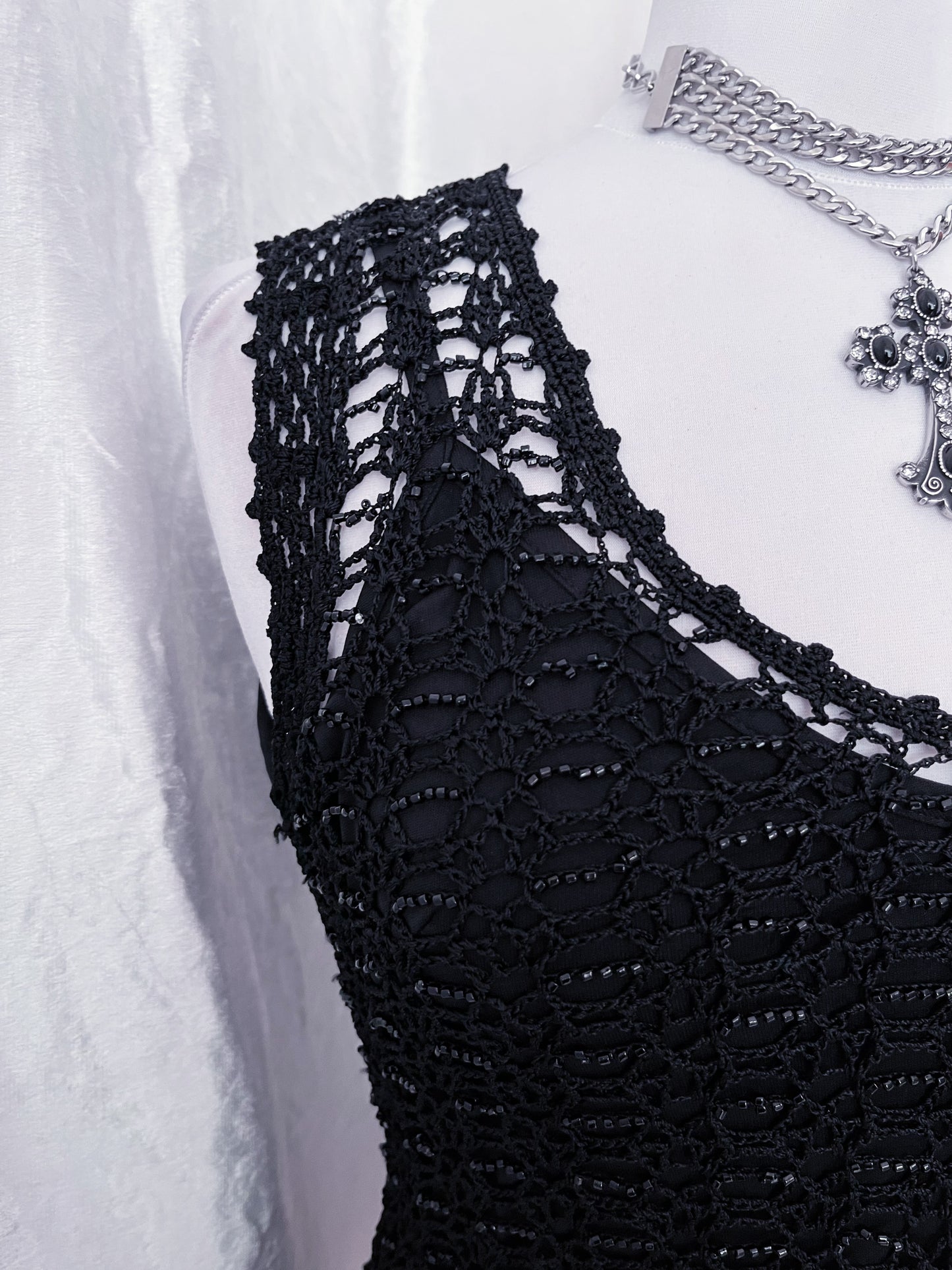 00’s Lipsy beaded knit top 🕸️