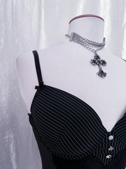 00’s Gothic striped corset with garters 🕸️