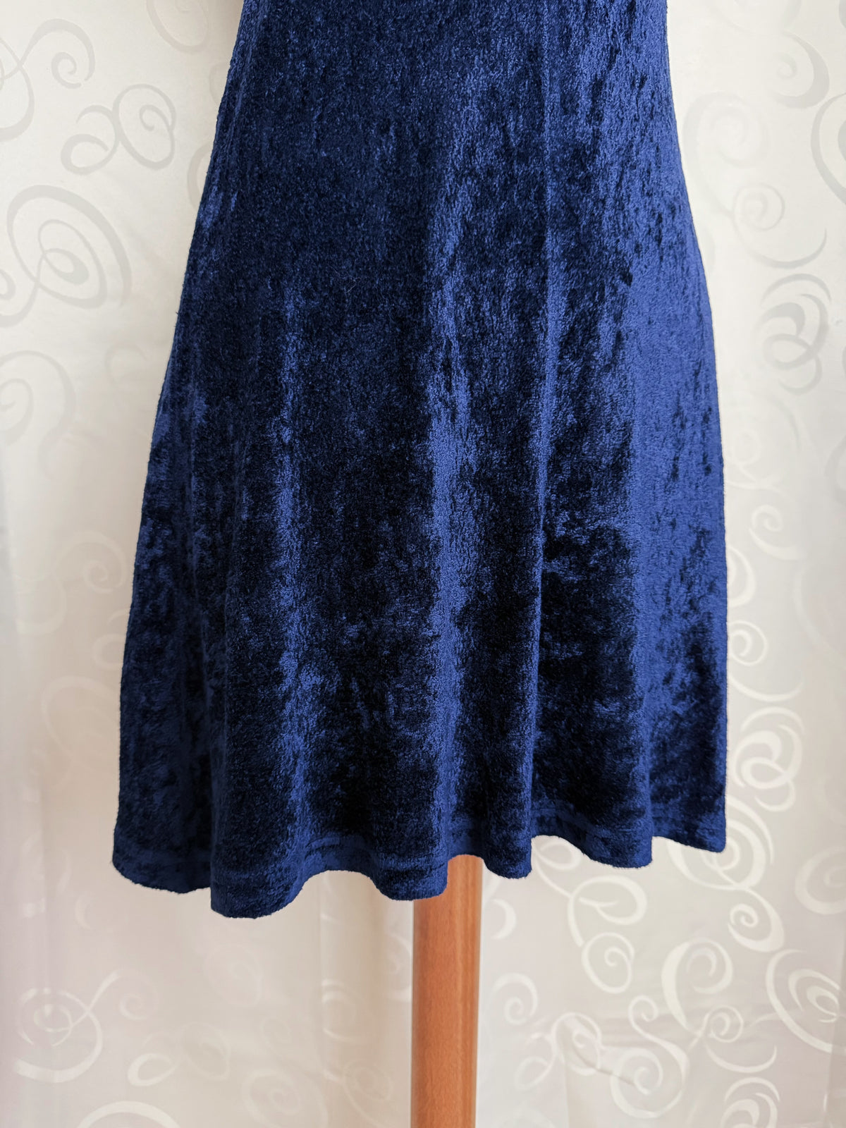 00’s Whimsygoth blueberry blue velvet dress 🫐🦋