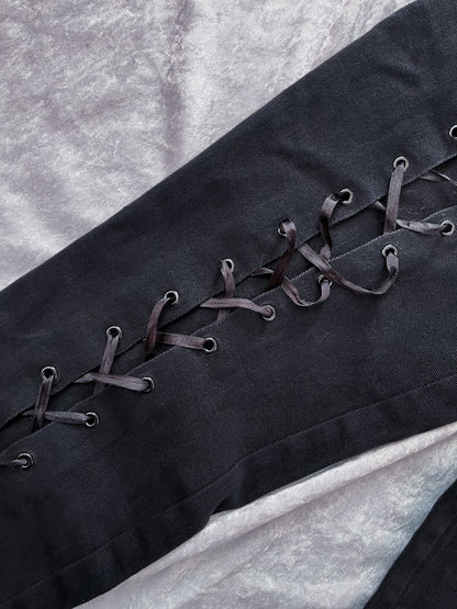 00’s Emily the Strange low-waisted lace-up jeans 🎸💀