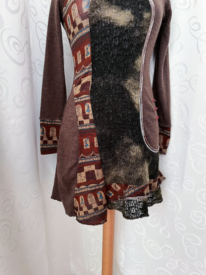 00's Whimsy Twee dress with beautiful egyptian design and faux mohair feel 🌒🍎