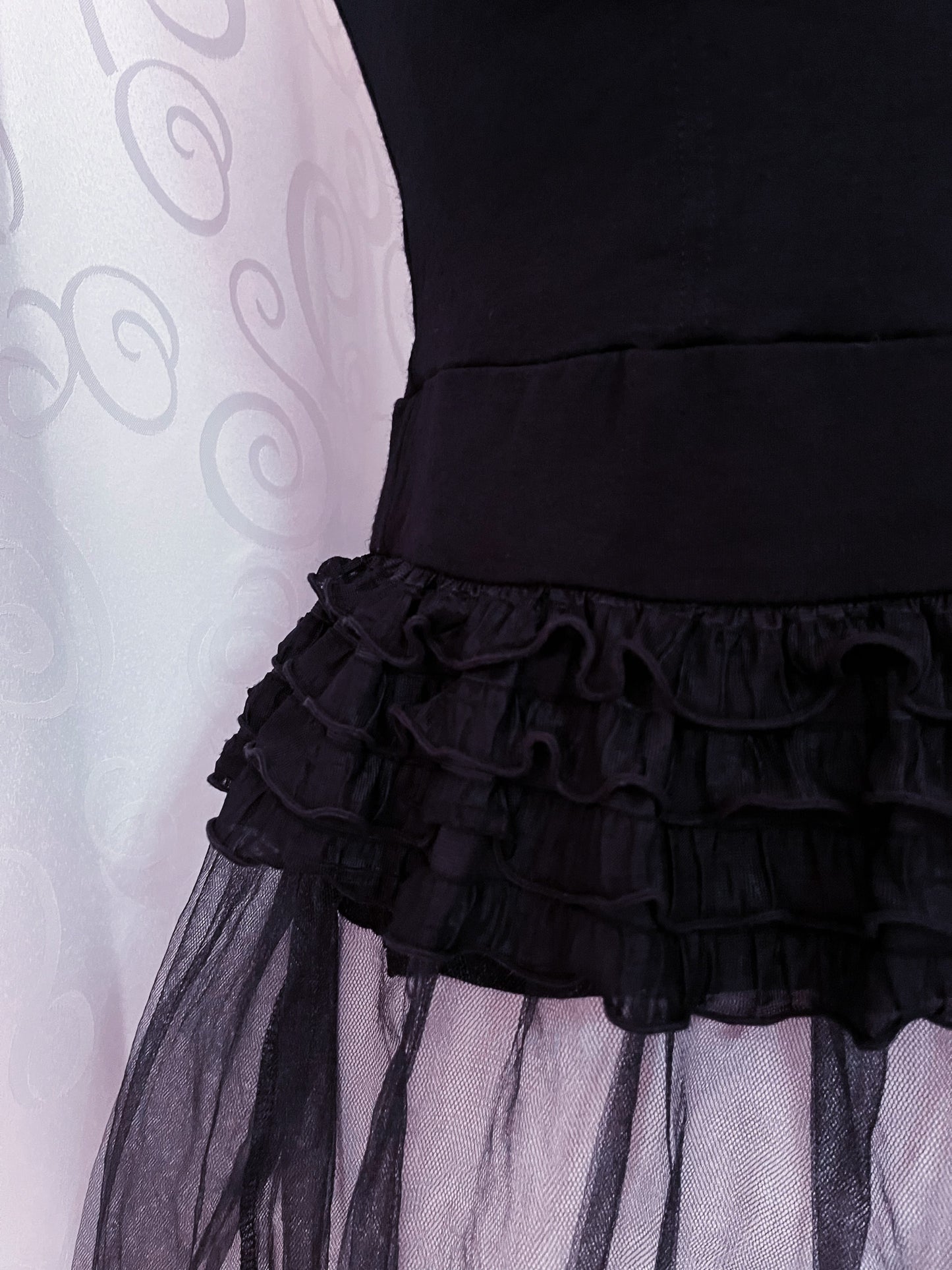 00’s Horror Protagonist / ballerina black top with tulle layering 🕸️🩰