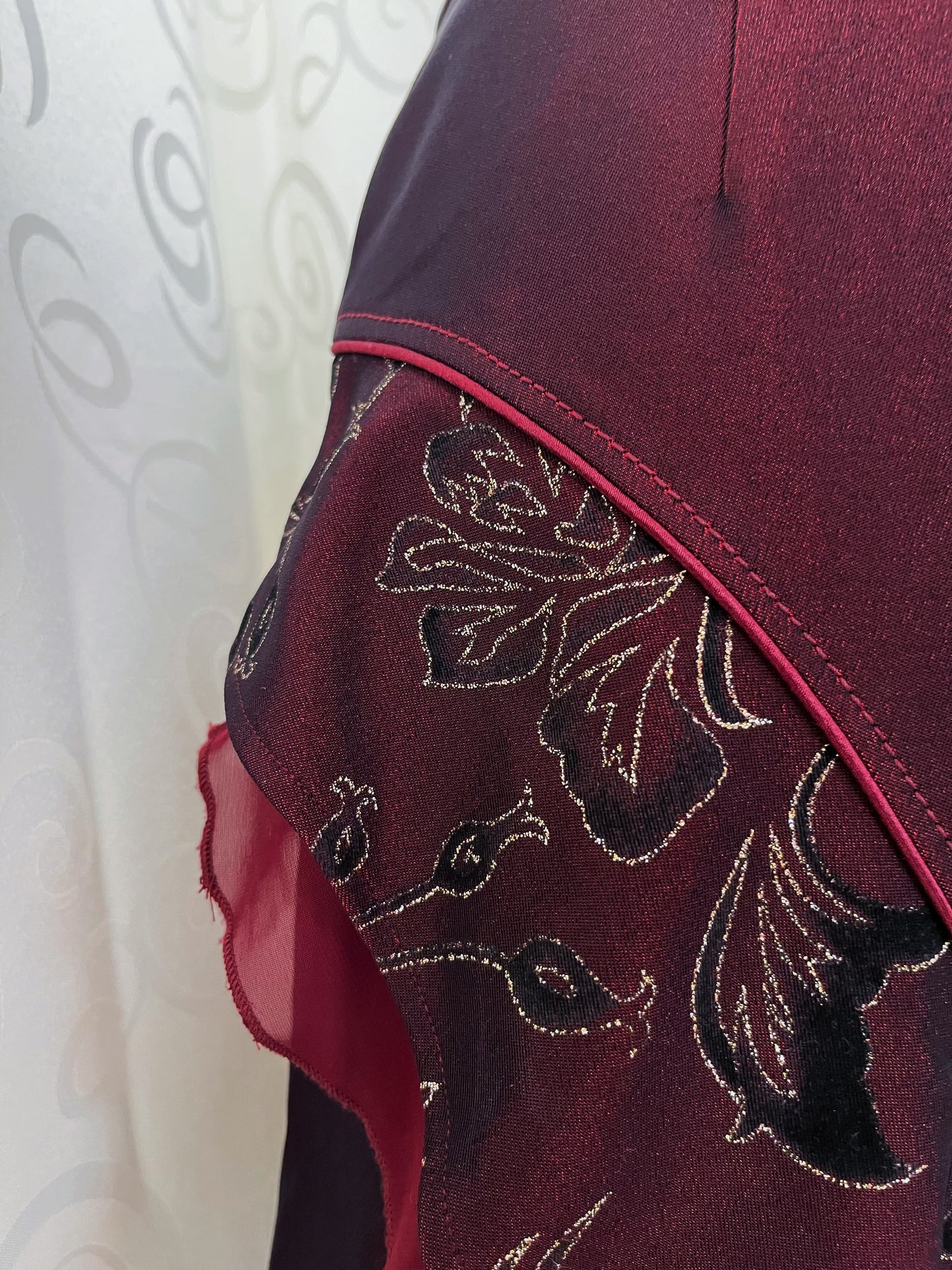 00’s whimsy fairy burgundy asymmetrical skirt with embroidered details 🫀⚜️