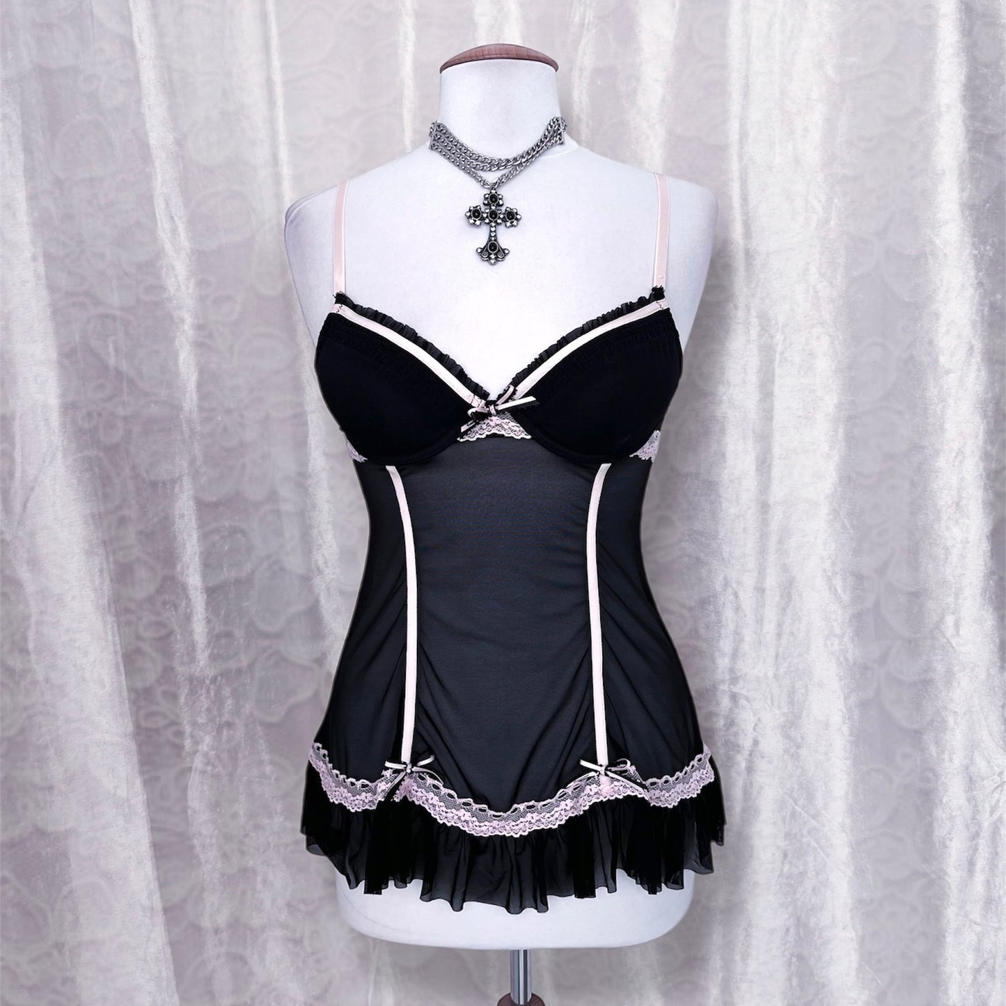 Gothic/Coquette mesh black corset top with pink details 🎀🪽