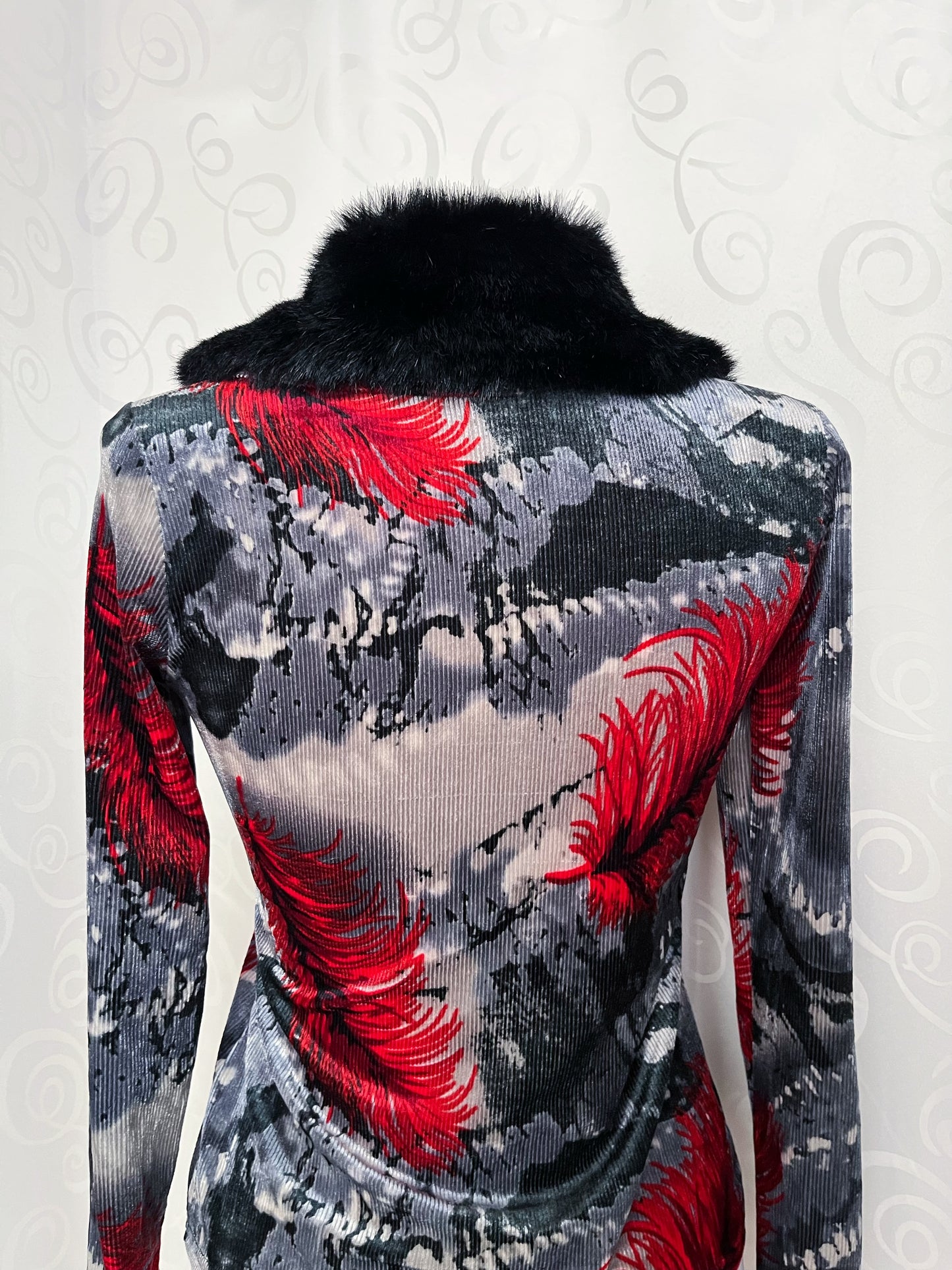 00’s iconic velvet cardigan with faux fur neckline ❣️