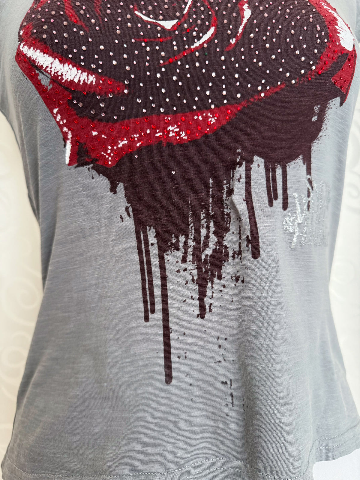 2012 SNOW WHITE & The Huntsman Tee 🍎