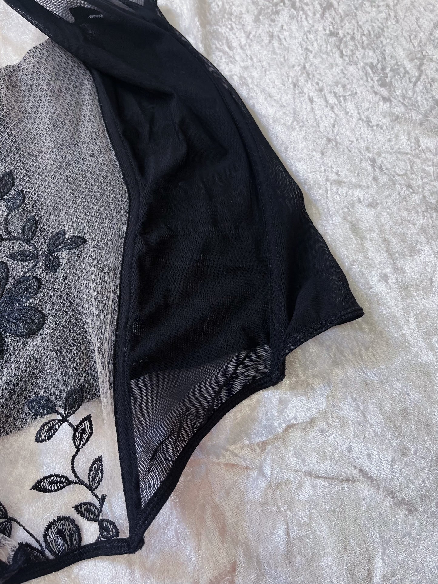 Dark whimsy see-through mesh & lace corset 🧚🏾