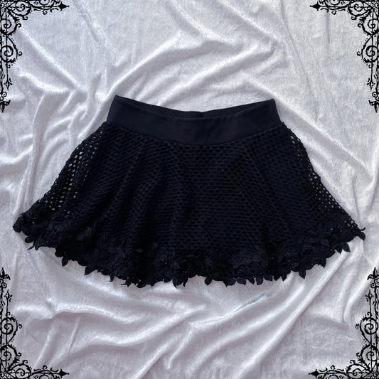 Alternative fishnet black skorts 🕷️