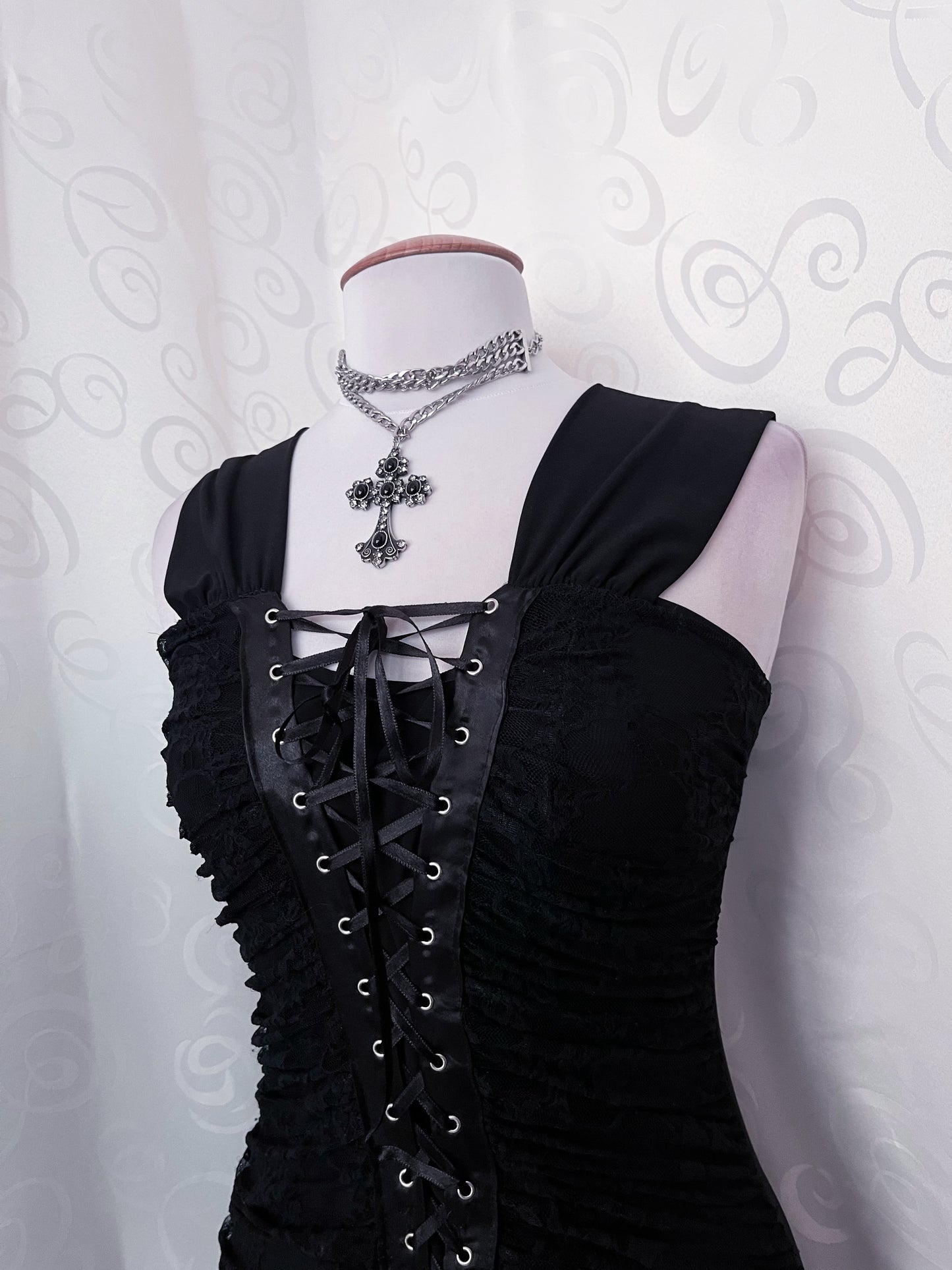 00’s Gothic lace-up lacey dress 🕷️