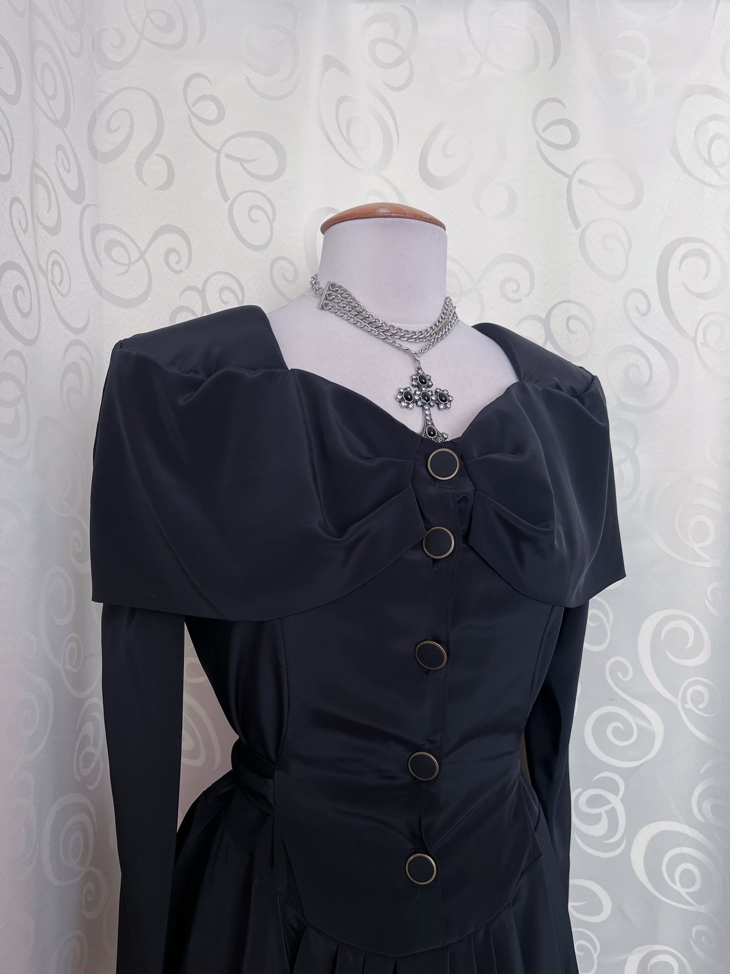 Vintage gothic victorian style black button dress 🦇🏰