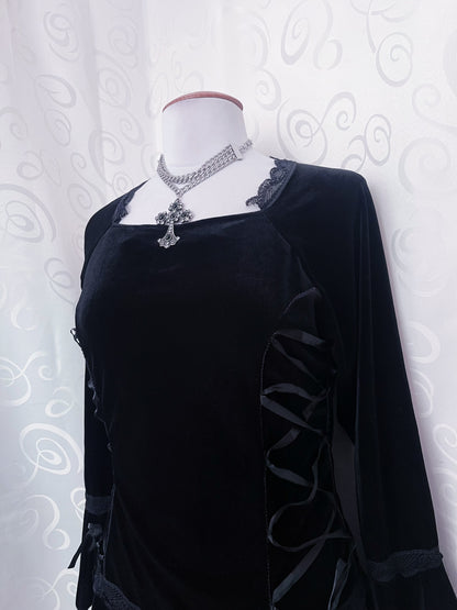 Gothic velvet dress with lace-up details 🕸️🕷️