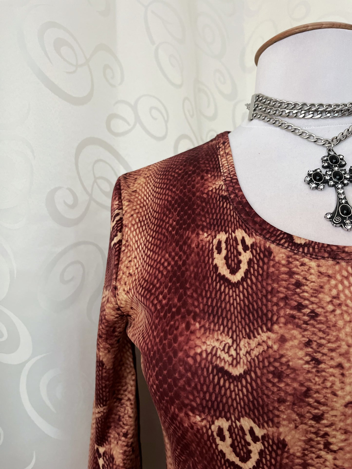 00’s snake print top 🐍