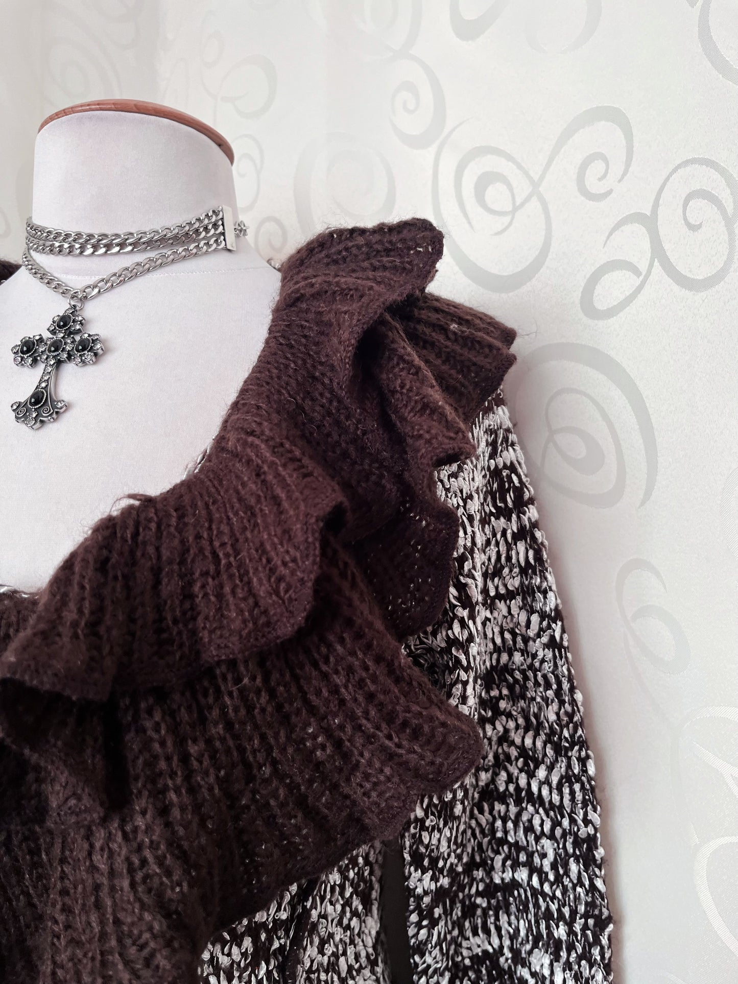 00’s witchy/whimsygoth brown & grey ruffled duster 🐌🧙🏻